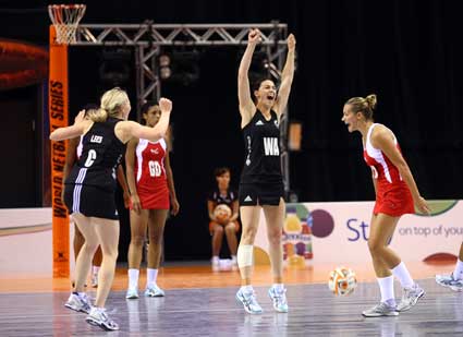 New Zealand beat England to retain CSE World Netball Series Title 2010