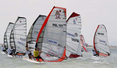In Santa Pola, Spain, in what can only be described as a cliff hanger week of racing at the Formula Windsurfing World Championships, Allison Shreeve of Australia has finished on equal points in first place, but has had to settle for runner up this year. In Santa Pola, Spain, in what can only be described as a cliff hanger week of racing at the Formula Windsurfing World Championships, Allison Shreeve of Australia has finished on equal points in first place, but has had to settle for runner up this year.
