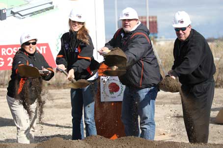 Baseball-Folden, Finch dig in for groundbreaking of Chicago Bandits new stadium Baseball-Folden, Finch dig in for groundbreaking of Chicago Bandits new stadium