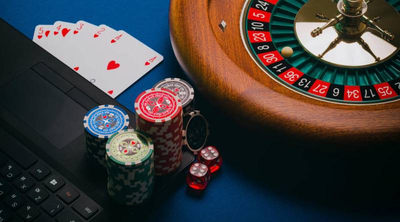 Why More Women Are Playing Online Casino Games