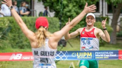 Women sport news - HUNGARY STORM BACK TO WIN MIXED RELAY