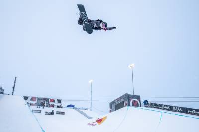 Women sport news - Chloe Kim wins the Laax Open Halfpipe 2021