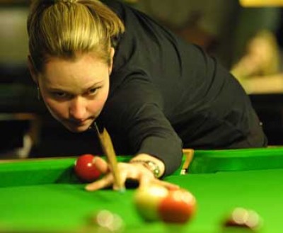 Women sport news - Evans extends her winning form in Swindon