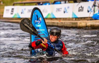 Women sport news - ICF Canoe Freestyle World Championships Robinson-Shaw wins her first gold
