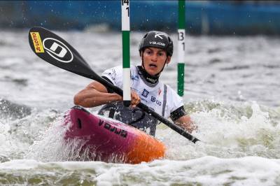 Women sport news - Olympians show the way on day one of slalom action in Krakow