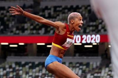 Women sport news - Rojas breaks world triple jump record with 15.67m in Tokyo