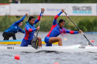 Women sport news - Tough conditions add to challenge at canoe sprint world cup